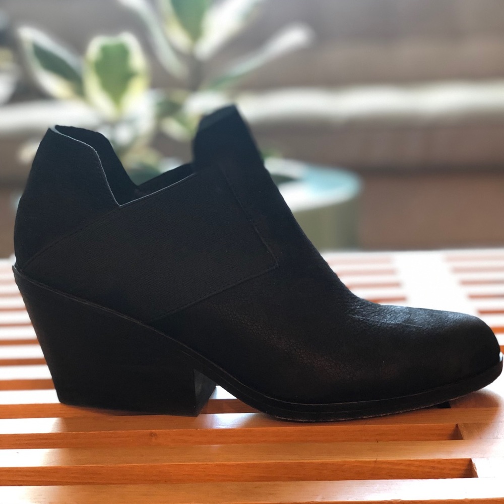 Eileen Fisher booties